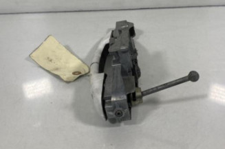 Poignee porte avant gauche PEUGEOT 208 1