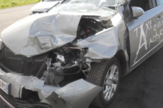 Serrure avant gauche TOYOTA AURIS 2