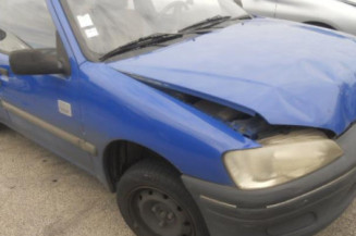 Bras essuie glace avant droit PEUGEOT 106