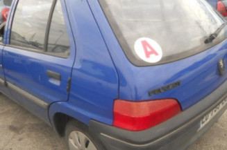 Bras essuie glace avant droit PEUGEOT 106