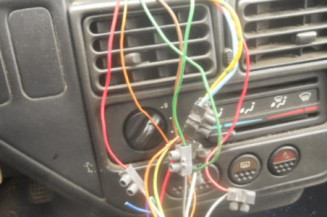 Bras essuie glace avant droit PEUGEOT 106