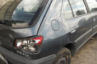 Bras essuie glace avant droit PEUGEOT 306