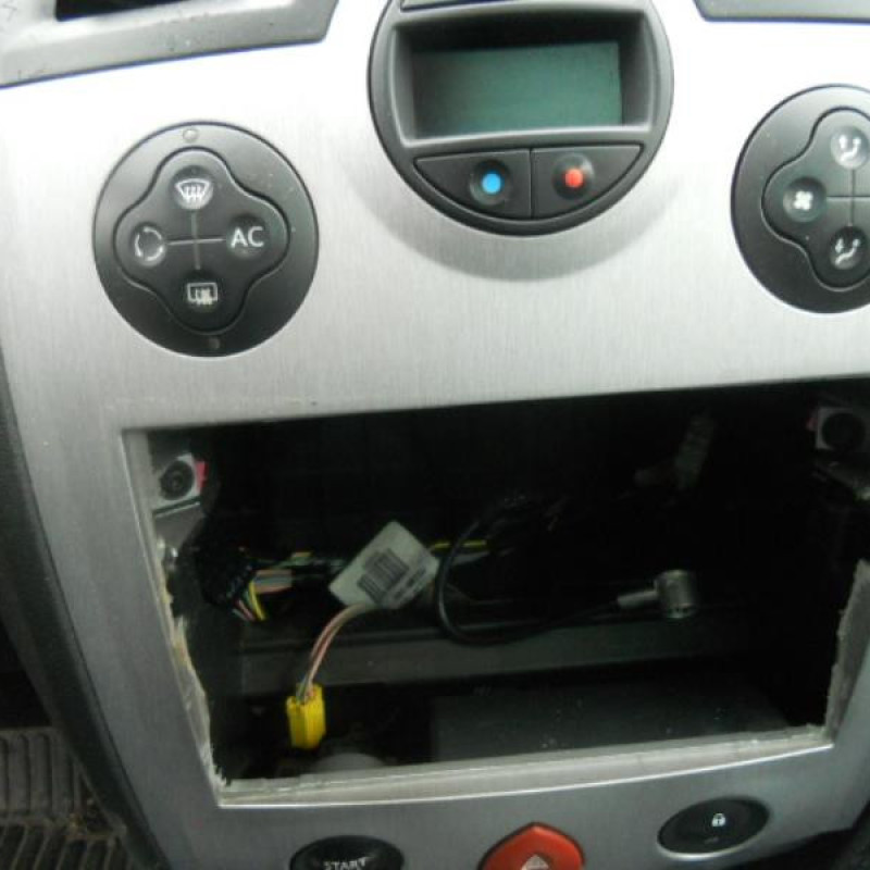 Porte avant droit RENAULT MEGANE 2 Photo n°9