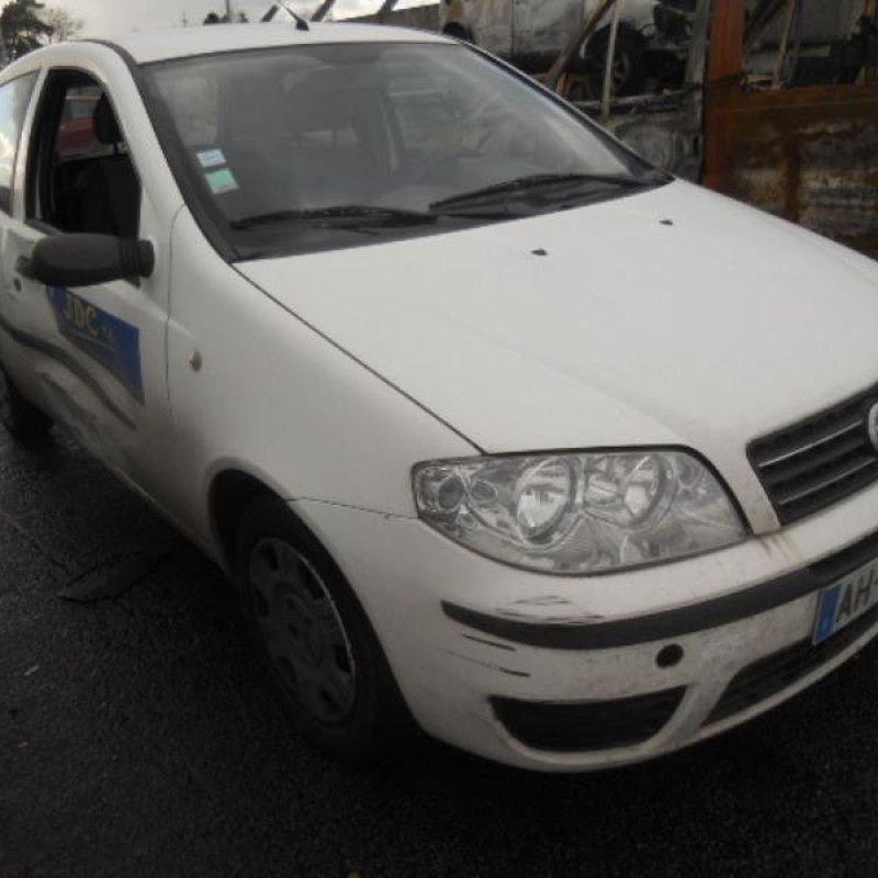 Malle/Hayon arriere FIAT PUNTO 2 Photo n°3