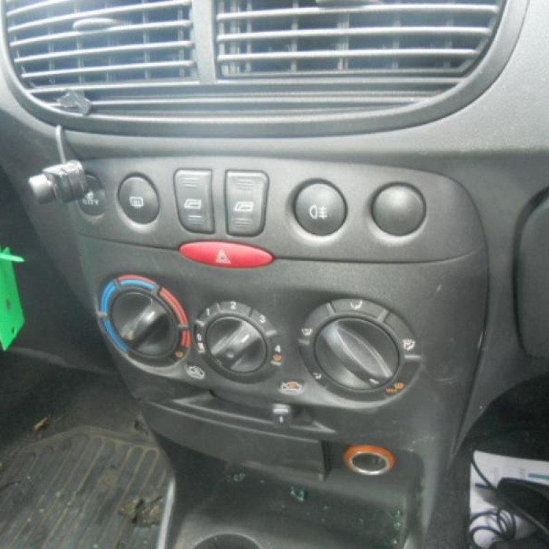 Malle/Hayon arriere FIAT PUNTO 2 Photo n°10