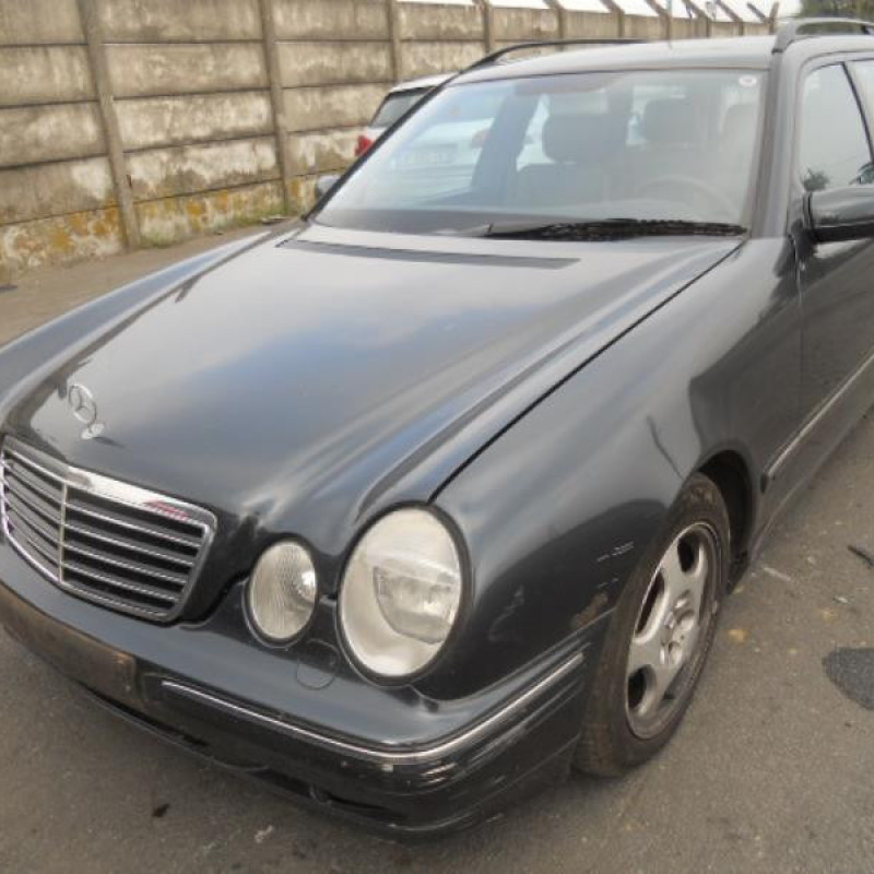 Feu arriere secondaire gauche (feux) MERCEDES CLASSE E 210 Photo n°3