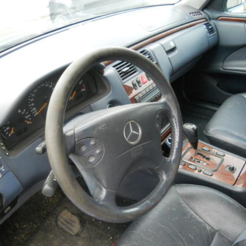 Leve vitre electrique avant gauche MERCEDES CLASSE E 210 Photo n°7