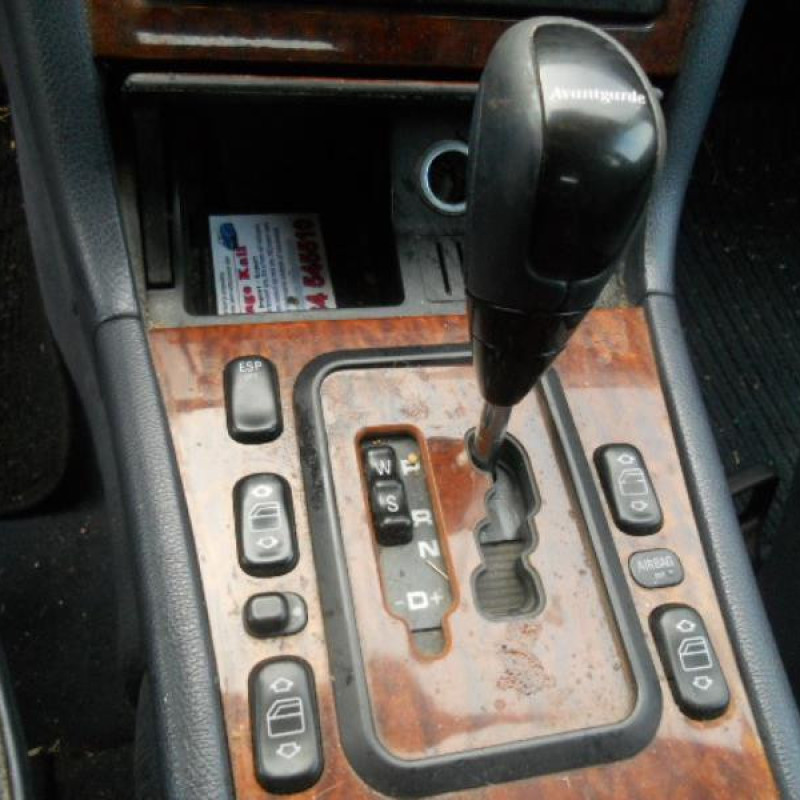Leve vitre electrique avant gauche MERCEDES CLASSE E 210 Photo n°8