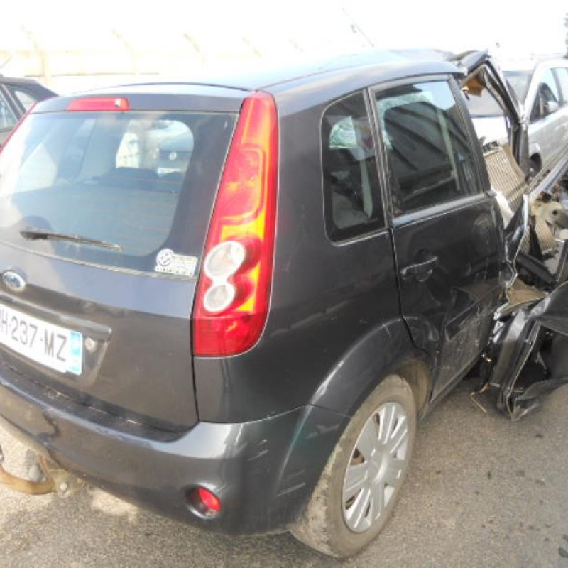 Feu arriere principal droit (feux) FORD FIESTA 5 Photo n°4