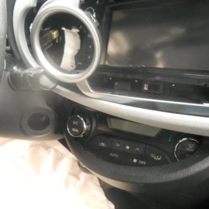 Serrure avant droit TOYOTA YARIS 3 Photo n°10