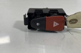 Bouton de warning RENAULT MEGANE 3 Photo n°1