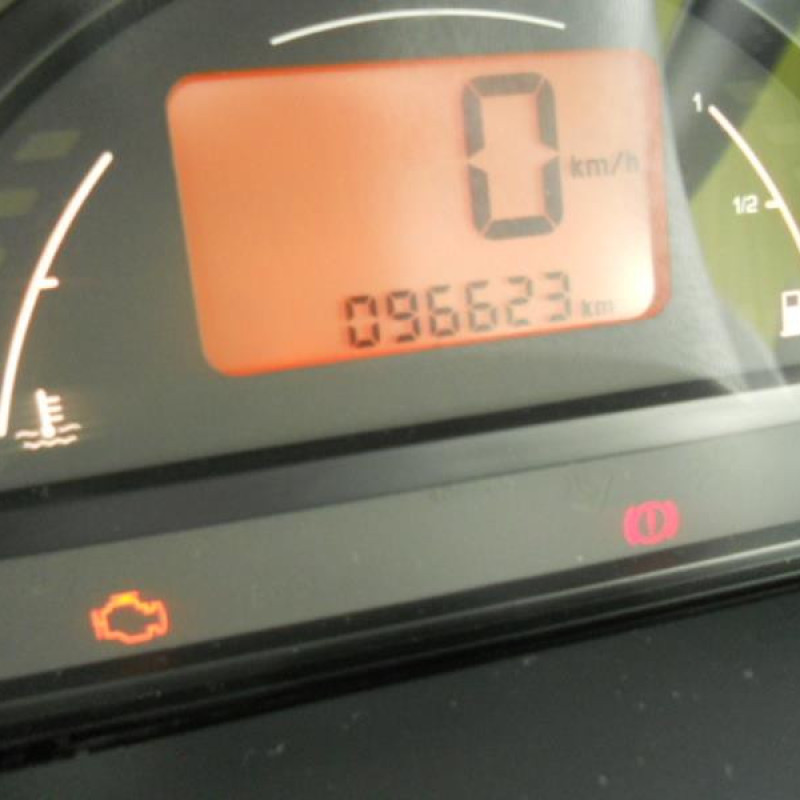 Trappe d'essence CITROEN C2 Photo n°12
