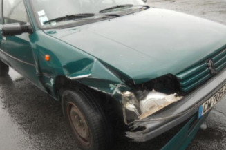 Retroviseur droit PEUGEOT 205