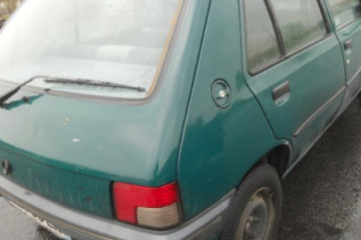 Retroviseur droit PEUGEOT 205