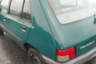 Retroviseur droit PEUGEOT 205