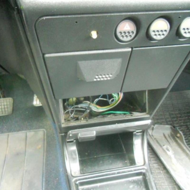Retroviseur droit PEUGEOT 205 Photo n°6