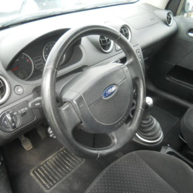 Poignee porte avant droit FORD FIESTA 5 Photo n°8