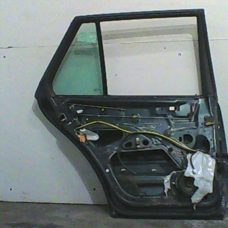 Porte arriere gauche MERCEDES CLASSE C 202 Photo n°2