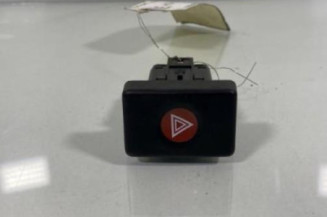 Bouton de warning DACIA LOGAN 1 Photo n°1