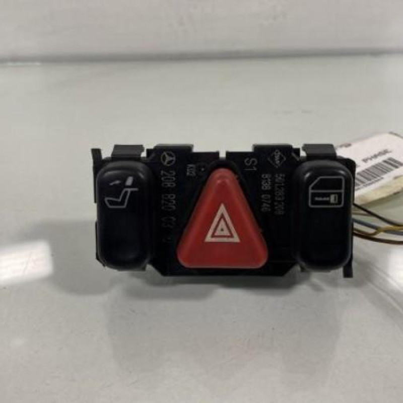 Bouton de warning MERCEDES CLASSE C 202 Photo n°1