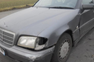Bouton de warning MERCEDES CLASSE C 202