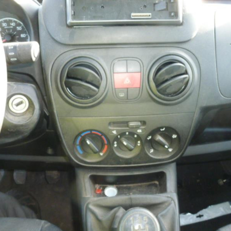 Pompe lave glace avant PEUGEOT BIPPER Photo n°8