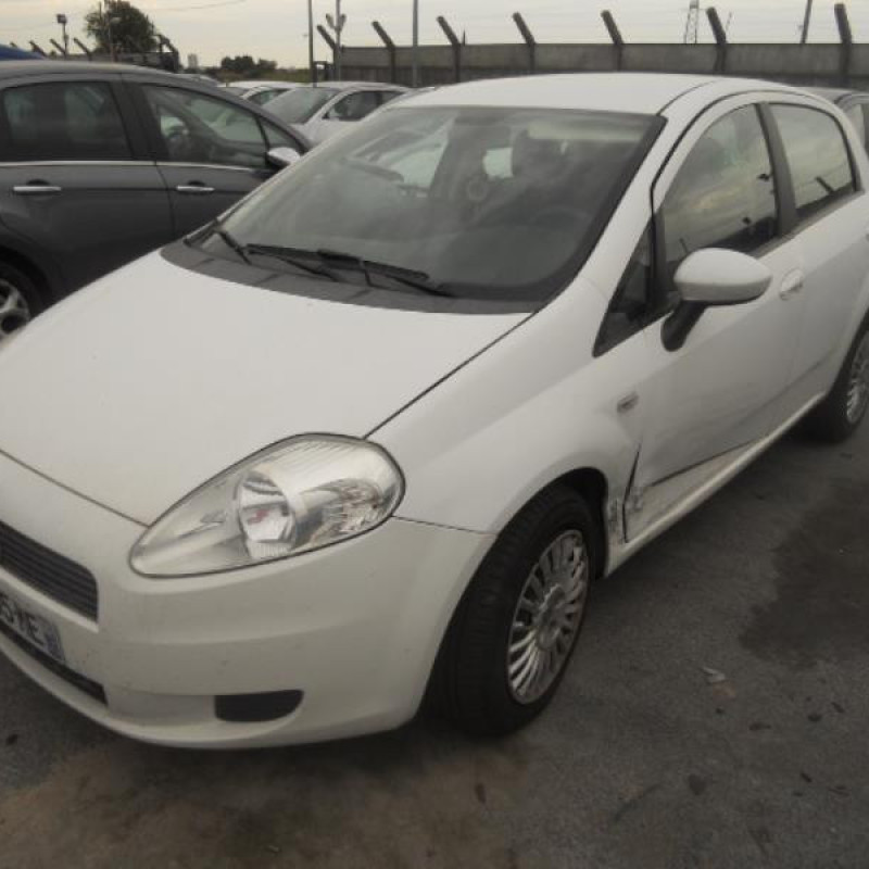 Bouton de warning FIAT GRANDE PUNTO Photo n°4