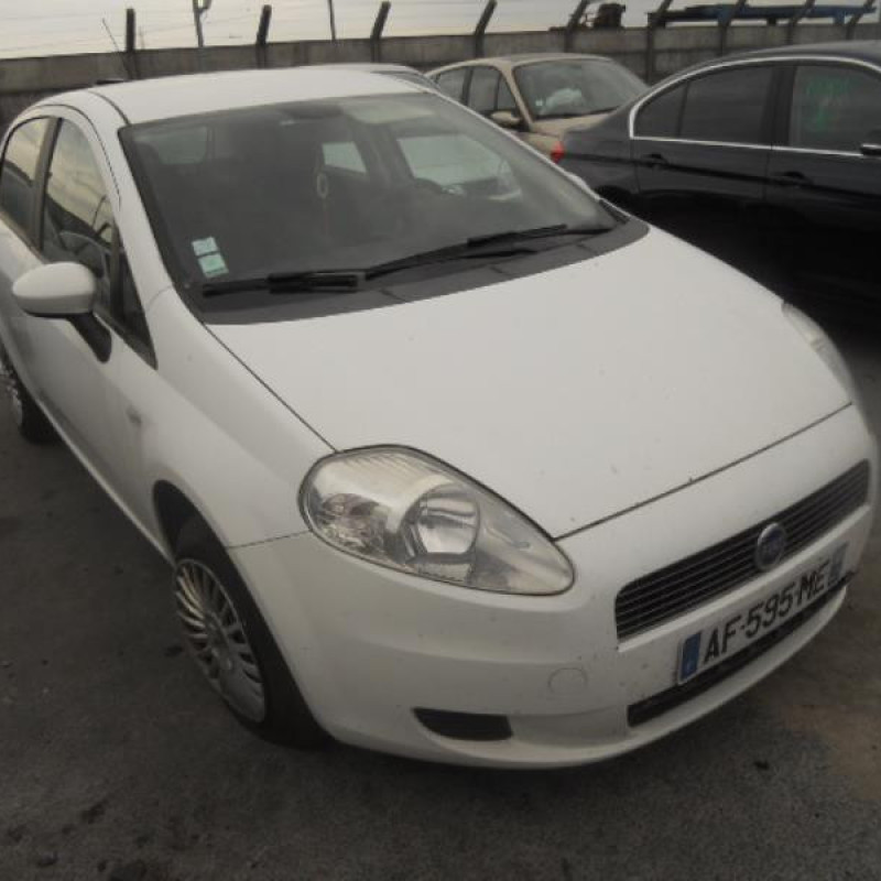 Bouton de warning FIAT GRANDE PUNTO Photo n°5
