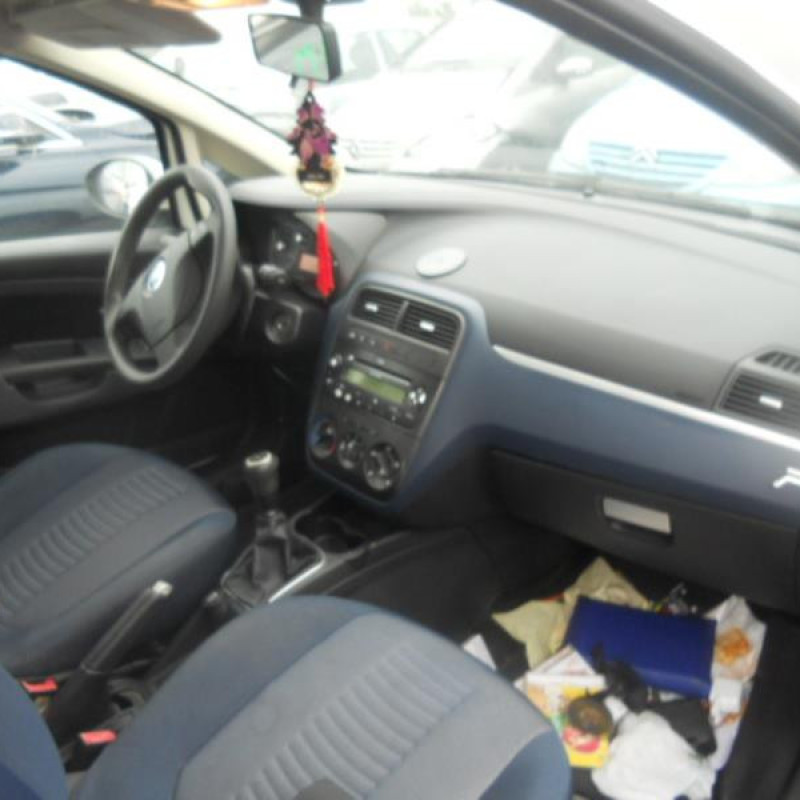 Bouton de warning FIAT GRANDE PUNTO Photo n°8