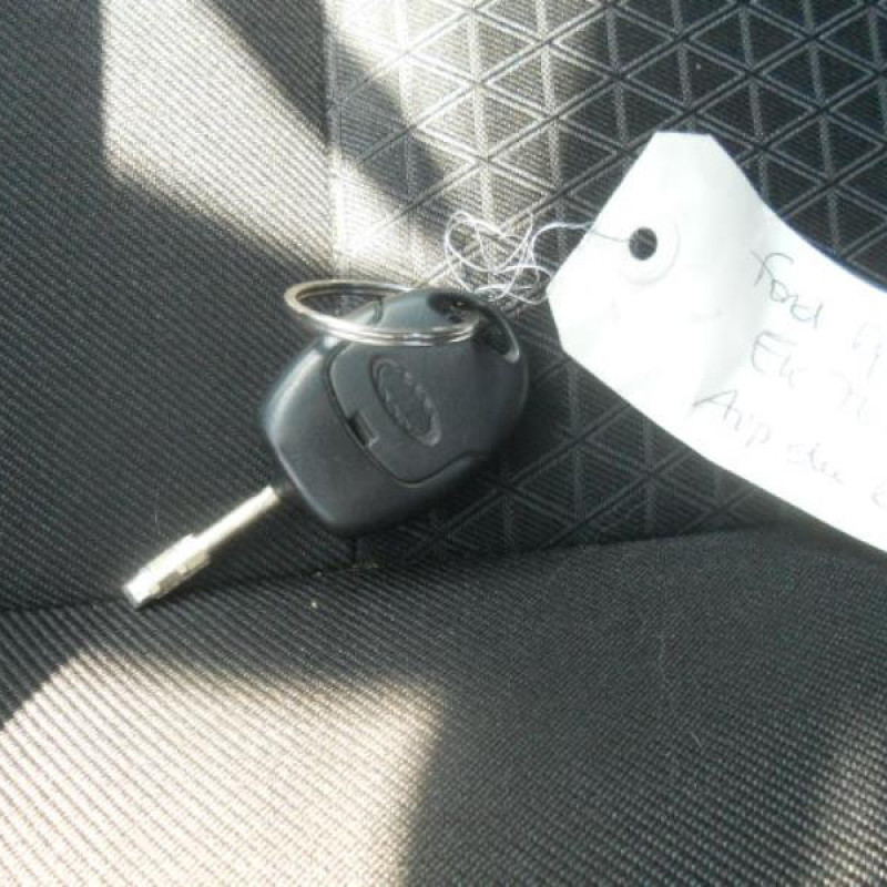 Plage arriere FORD MONDEO 2 Photo n°9