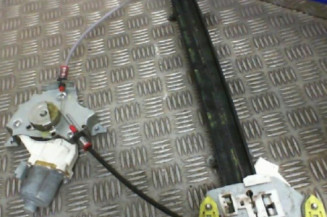 Leve vitre electrique avant droit NISSAN MICRA 3 Photo n°1