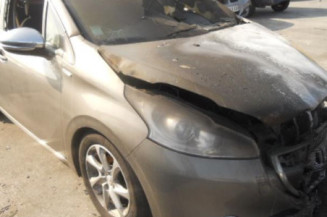 Bouton de warning PEUGEOT 208 1