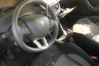 Bouton de warning PEUGEOT 208 1