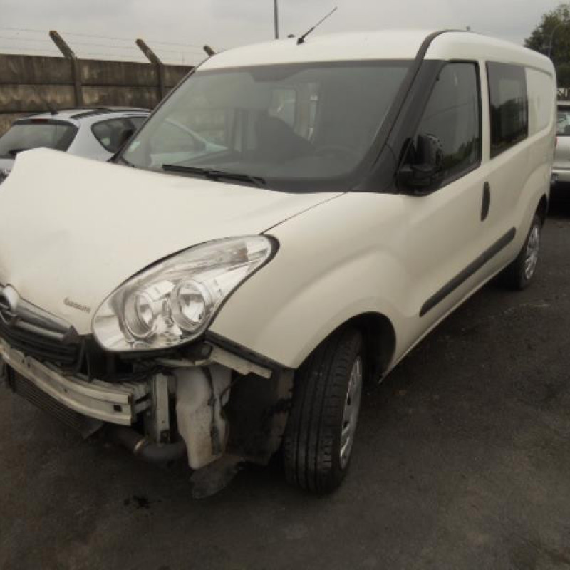 Bouton de warning OPEL COMBO D Photo n°4