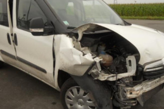 Bouton de warning OPEL COMBO D