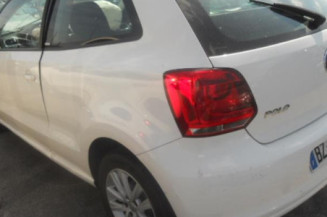 Poignee interieur avant gauche VOLKSWAGEN POLO 5