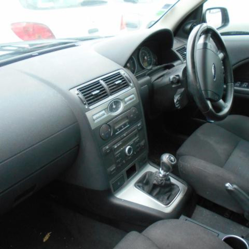 Bouton de warning FORD MONDEO 2 Photo n°8