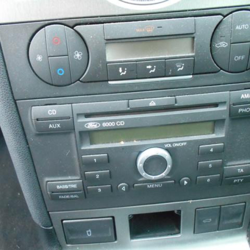 Bouton de warning FORD MONDEO 2 Photo n°9