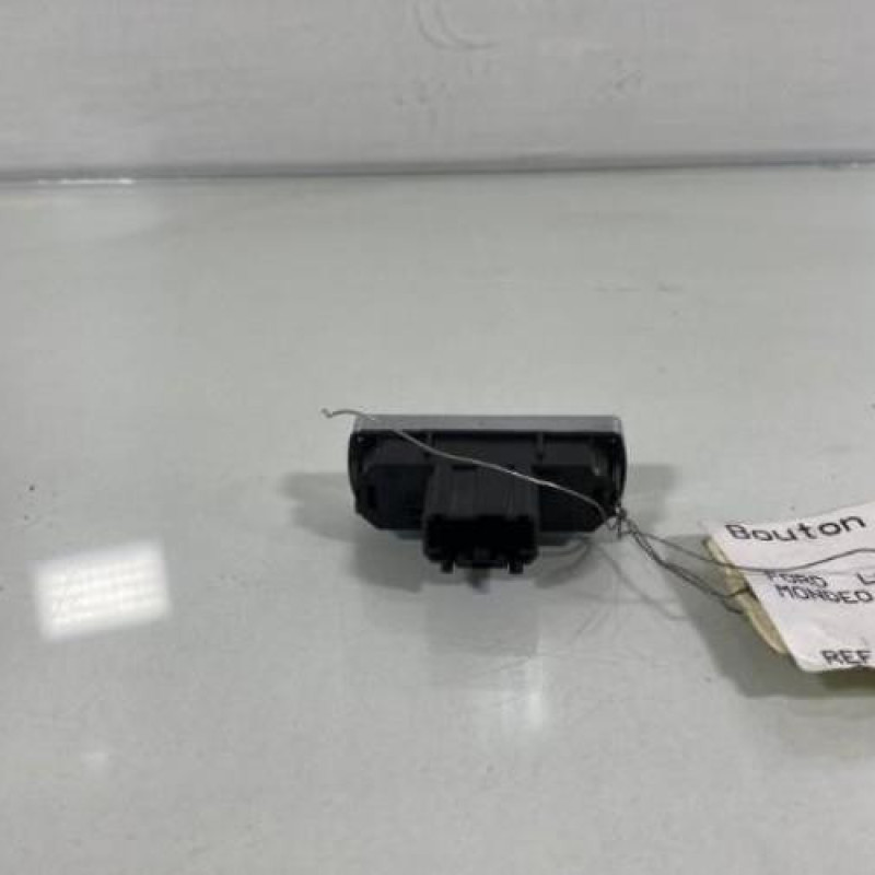 Bouton de warning FORD MONDEO 3 Photo n°3