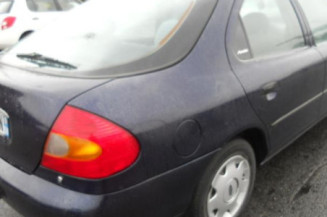 Poignee interieur avant droit FORD MONDEO 1