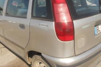 Retroviseur droit FIAT PUNTO 1