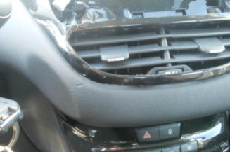 Bras essuie glace avant droit PEUGEOT 208 1