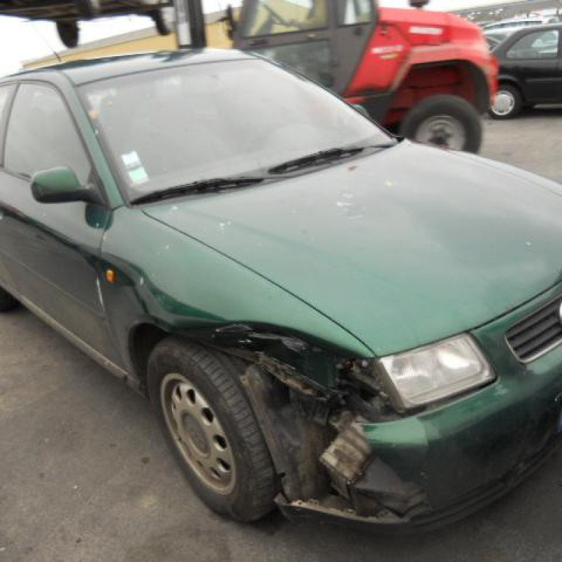 Malle/Hayon arriere AUDI A3 1 Photo n°3
