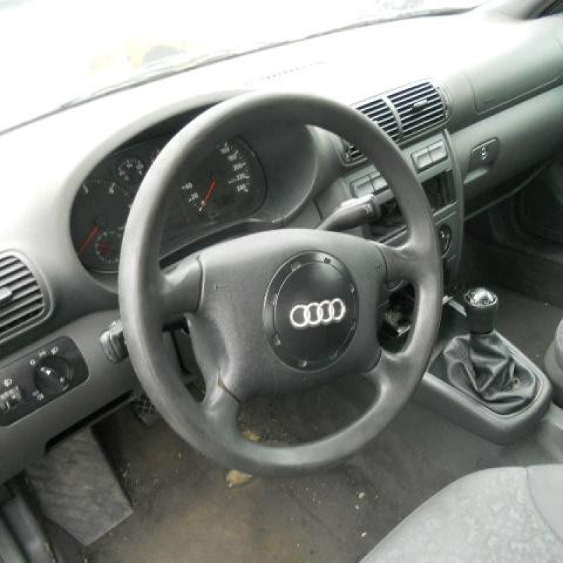 Malle/Hayon arriere AUDI A3 1 Photo n°6