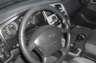 Retroviseur droit NISSAN PRIMERA 2