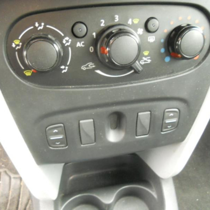 Bouton de warning DACIA LOGAN 2 Photo n°11