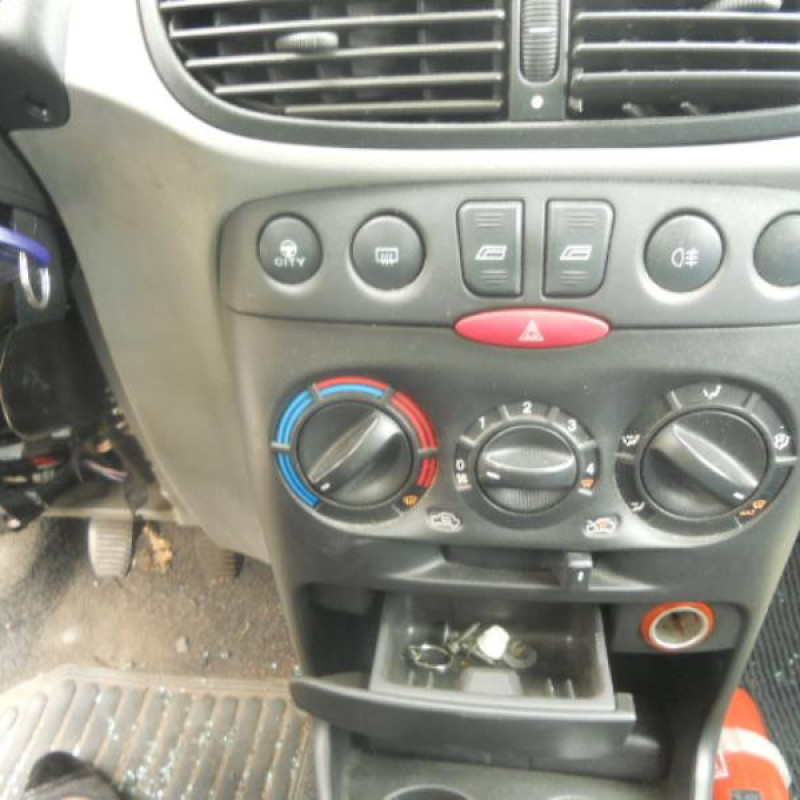 Bras essuie glace avant gauche FIAT PUNTO 2 Photo n°6