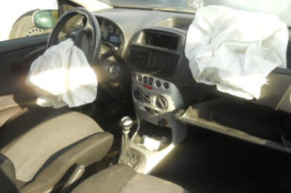 Retroviseur gauche FIAT PUNTO 2