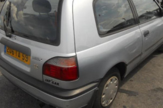 Optique avant secondaire gauche (feux)(clignotant) NISSAN SUNNY 3