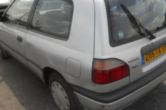 Optique avant secondaire gauche (feux)(clignotant) NISSAN SUNNY 3